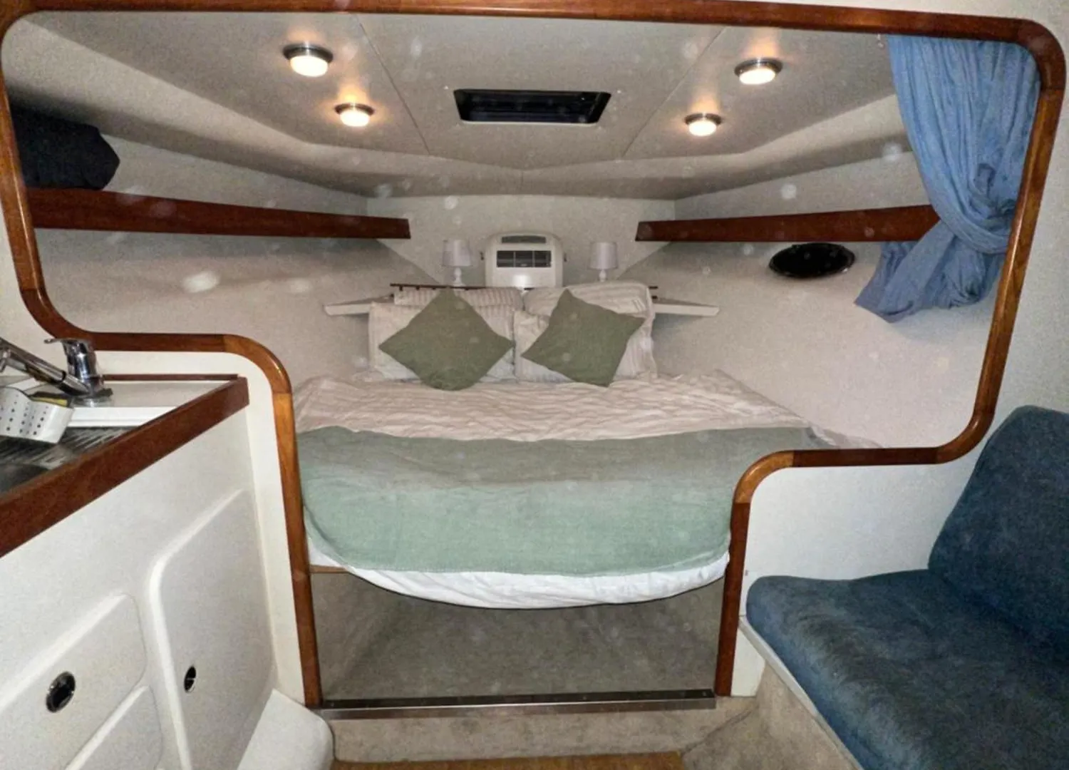 Botel Bluelove Experience Barcelona Mataro